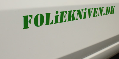 Självhäftande bokstäver